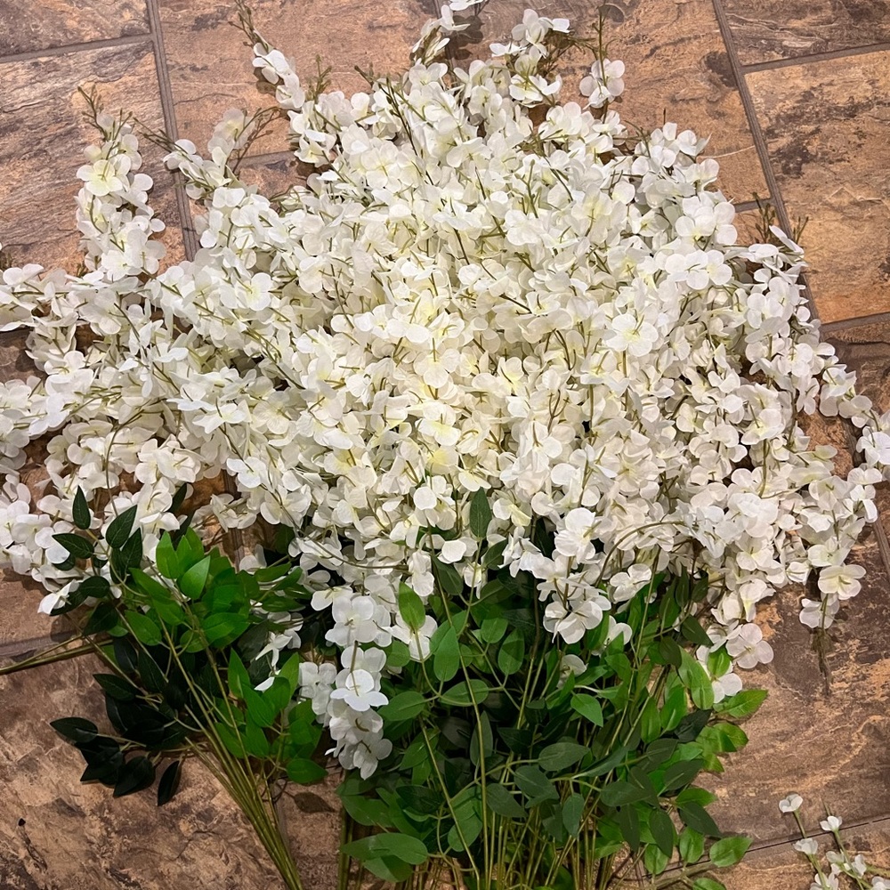 Hanging wisteria 300 ct new
